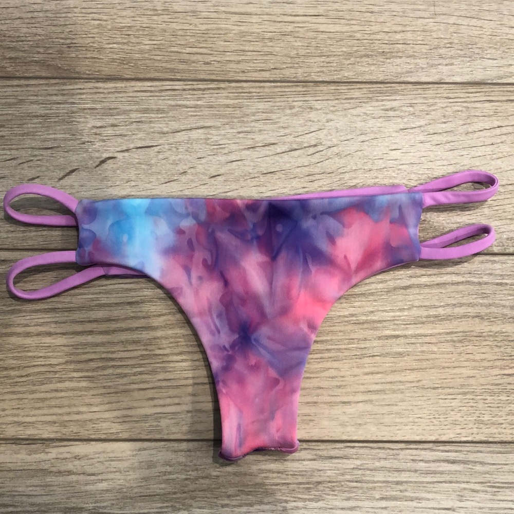 Cheeky tie dye bikini bottom